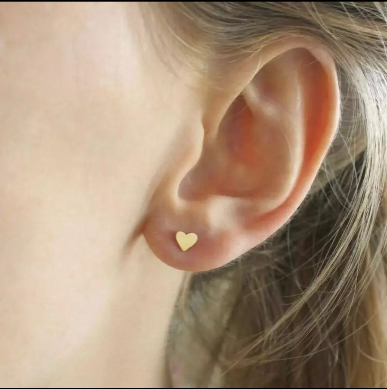 Tiny Heart Earrings